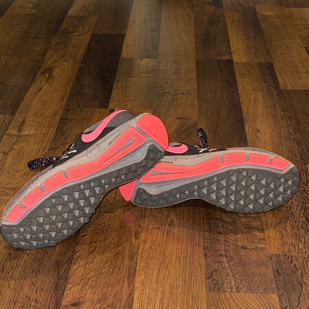 Nike Run Swift Women's Black and Pink Speckled Lace Running Shoes (size 9.5) - Picture 7 of 9